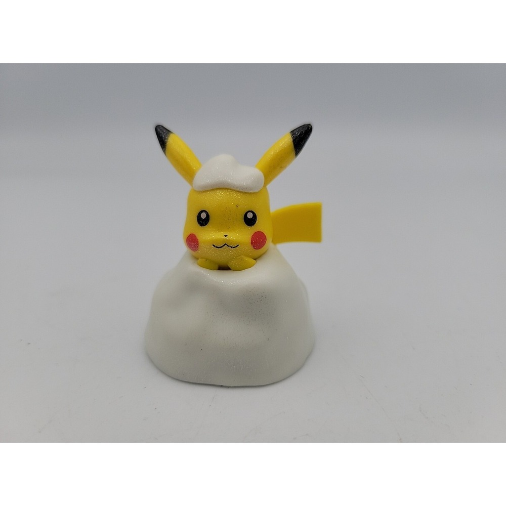 2021 Holiday Pikachu battle mini‎ figure
